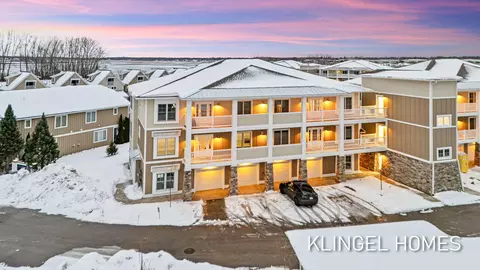 930 W Savidge St #2, Spring Lake, MI 49456