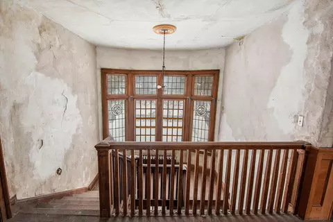Entry Way - 542 A St, Jackson, MI 49201 photo 8 of 10