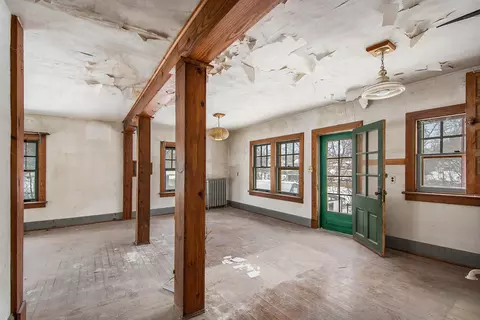 Living - 542 A St, Jackson, MI 49201 photo 1 of 2