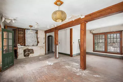 Living - 542 A St, Jackson, MI 49201 photo 2 of 2