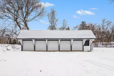 Exterior - 542 A St, Jackson, MI 49201 photo 5 of 7