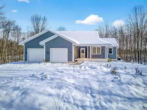 11936 108th Ave, Grand Haven, MI 49417