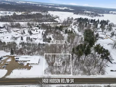1468 Hudson Rd, Hillsdale, MI 49242