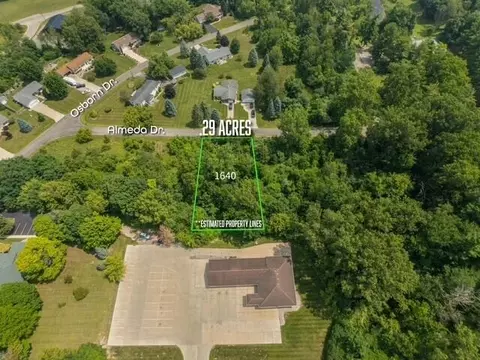 1640 Almeda Dr, Hillsdale, MI 49242