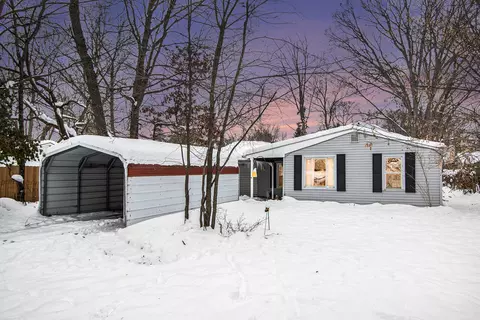 2418 Edgewood Dr, Kalamazoo, MI 49008