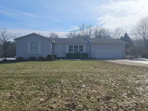 24271 Thousand Oaks Dr, Mattawan, MI 49071