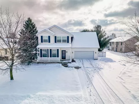 2550 Willow View Dr, Jenison, MI 49428
