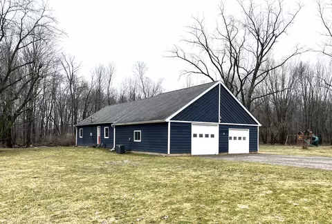 557 W James St, Lawrence, MI 49064