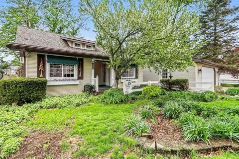 289 Lyon Lake Rd, Marshall, MI 49068