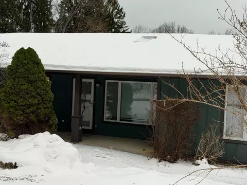 424 Fremont St #7, Douglas, MI 49406