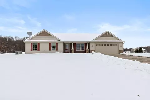2914 Fawn Cove Ave, Middleville, MI 49333