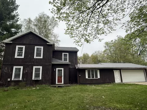 236 W Main St, Vermontville, MI 49096