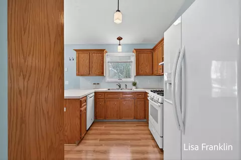 5541 Eric St, Allendale, MI 49401 photo 23