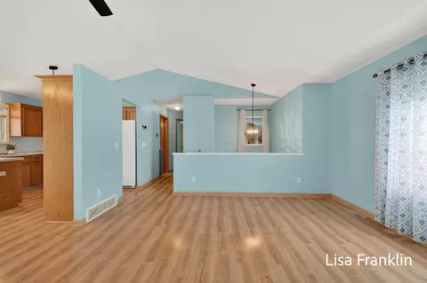 5541 Eric St, Allendale, MI 49401 photo 15