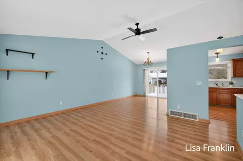 5541 Eric St, Allendale, MI 49401 photo 10