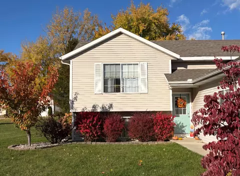 5541 Eric St, Allendale, MI 49401 photo 2