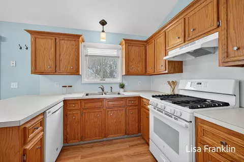 5541 Eric St, Allendale, MI 49401 photo 24