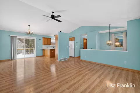 5541 Eric St, Allendale, MI 49401 photo 9