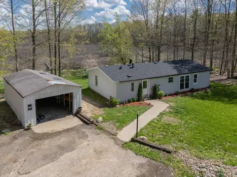 45717 64th Ave, Paw Paw, MI 49079
