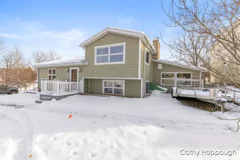 220 N Maple Ave, Maple Rapids, MI 48853