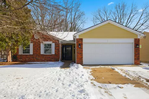41942 Kentvale Dr, Clinton Twp, MI 48038