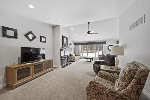 Living - 3404 Belgian Cir, Jackson, MI 49203 photo 1 of 4