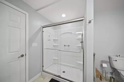 Bath - 3404 Belgian Cir, Jackson, MI 49203 photo 6 of 6