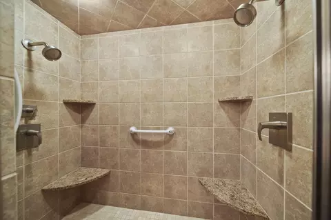 Bath - 3404 Belgian Cir, Jackson, MI 49203 photo 3 of 6