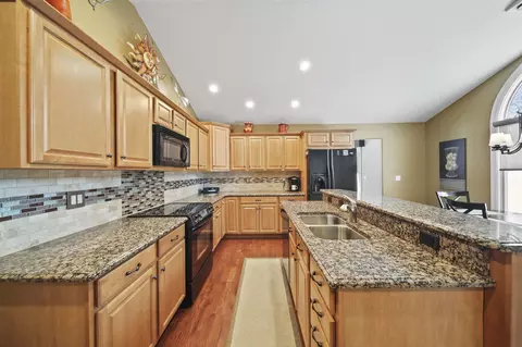 Kitchen - 3404 Belgian Cir, Jackson, MI 49203 photo 3 of 5