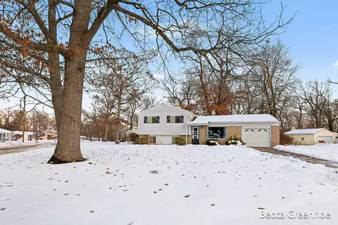 4791 Westgate Dr NW, Comstock Park, MI 49321