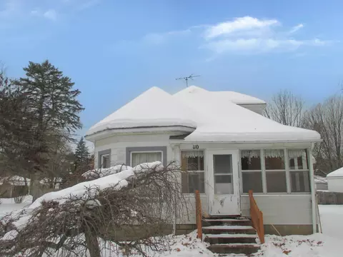 110 Vine St, Gobles, MI 49055