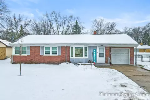 3463 Mccracken St, Norton Shores, MI 49441