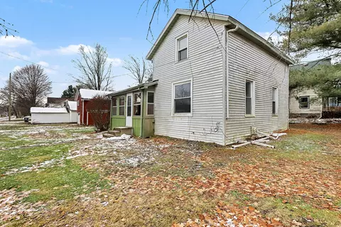 113 N Church St, Augusta, MI 49012