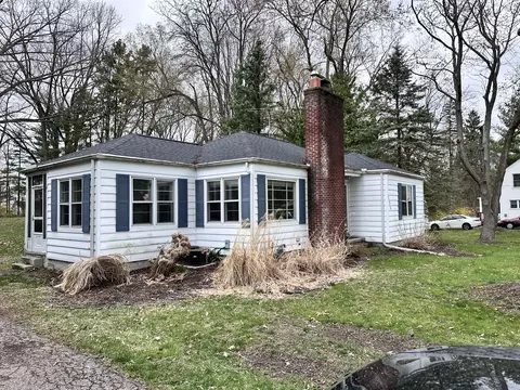 296 W Hamilton Ln, Battle Creek, MI 49015