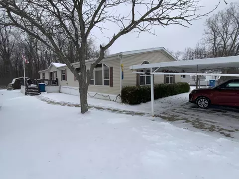 3992 Shoreham St, Jackson, MI 49201