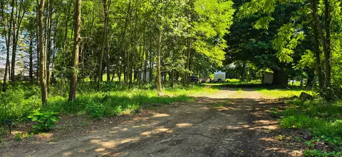 211 S Ray Quincy Rd, Quincy, MI 49082