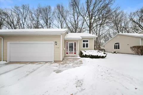 1128 Walnut Grove Dr, Norton Shores, MI 49441