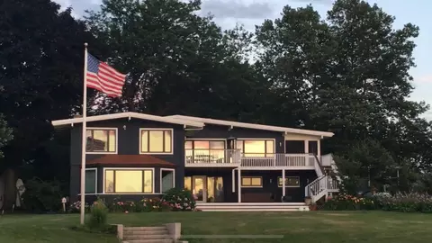 437 Graafschap Rd, Holland, MI 49423