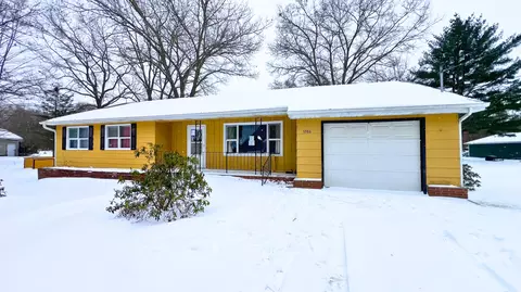 5386 Reveille Rd, Fennville, MI 49408