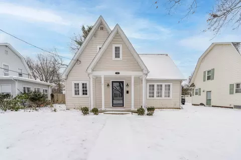 729 Edgemoor Ave, Kalamazoo, MI 49008