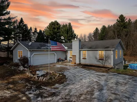 2101 124th Ave, Hopkins, MI 49328
