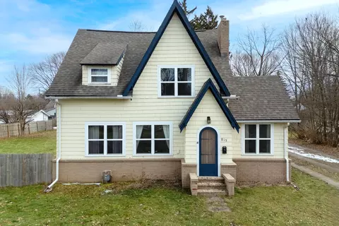 815 N Main St, Three Rivers, MI 49093
