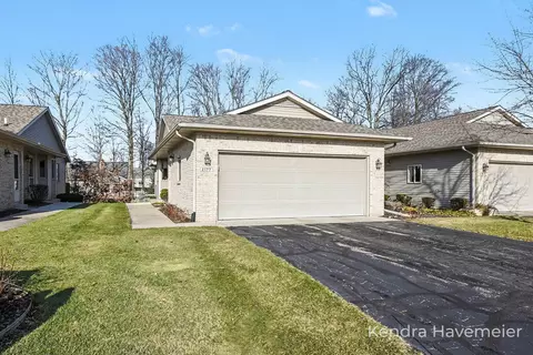 2177 Creekside Dr SW #39, Byron Center, MI 49315