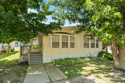 6633 Millstone Dr SE, Caledonia, MI 49316