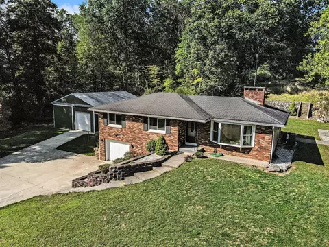 12372 Bidelman Rd, Three Rivers, MI 49093