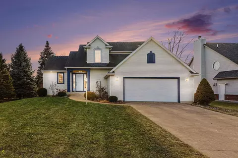437 Edgewater Ct, Coldwater, MI 49036