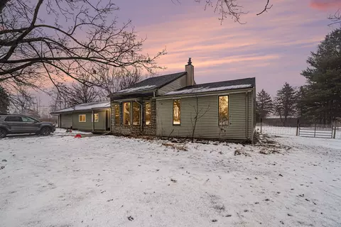 323 S Truhn Rd, Fowlerville, MI 48836