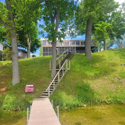 26817 N Shore Dr, Sturgis, MI 49091