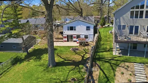 11816 Maywood Dr NE, Sparta, MI 49345