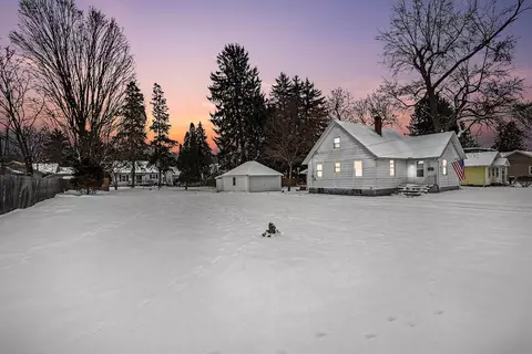 Exterior - 314 Chippewa St, Buchanan, MI 49107 photo 3 of 3